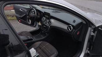 Mercedes Cla-klasse ClA 180 Ediotion AMG 85458 kilometer!! weinig schade!nieuwstaat auto! picture 21