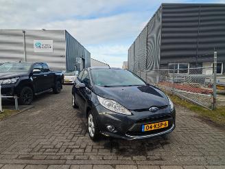 Ford Fiesta 1.4 Titanium met kleine schade picture 4