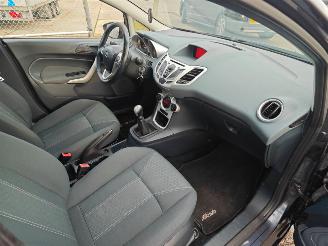 Ford Fiesta 1.4 Titanium met kleine schade picture 12