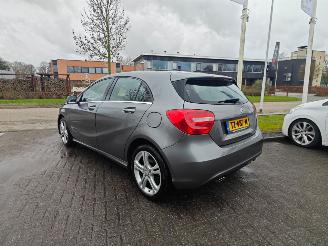 Mercedes A-klasse A180 ambition mooi frisse auto!! lichte schade picture 3