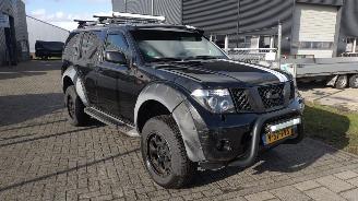 skadebil auto Nissan Path-finder 2.5 DCI BAD ASS Edition Grijs kenteken beest van een auto 2007/1