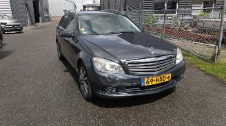 Unfallwagen Mercedes C-klasse 200 Kombi Elegance nette goed rijdende auto weinig schade! 2008/1
