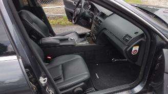 Mercedes C-klasse 200 Kombi Elegance nette goed rijdende auto weinig schade! picture 21