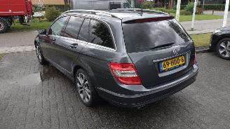 Mercedes C-klasse 200 Kombi Elegance nette goed rijdende auto weinig schade! picture 6