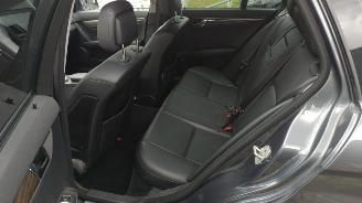 Mercedes C-klasse 200 Kombi Elegance nette goed rijdende auto weinig schade! picture 17