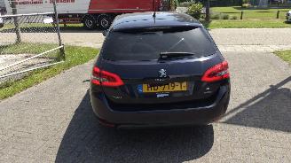 Peugeot 308 1.6 hdi premium euro6 rijdbare schade ! picture 6