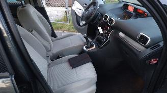 Citroën C3 picasso 1.2 Exclusive Mooie auto Lichte schade picture 23
