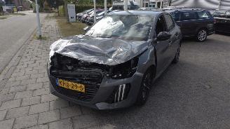 Peugeot 208 1.2 Hybride 1504 km Nieuwstaat! picture 3