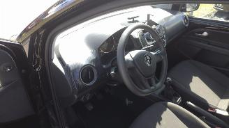Volkswagen Up! 1.0 81000 km mooie lichte schade nette auto!! picture 13