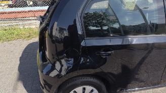 Volkswagen Up! 1.0 81000 km mooie lichte schade nette auto!! picture 9