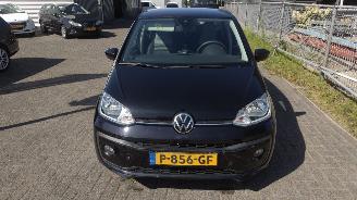 Volkswagen Up! 1.0 81000 km mooie lichte schade nette auto!! picture 2