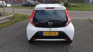 Toyota Aygo 1.0 Automaat 29000 km Mooie nette auto Schroefschade picture 6