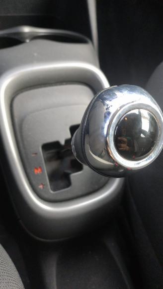 Toyota Aygo 1.0 Automaat 29000 km Mooie nette auto Schroefschade picture 16