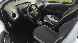 Toyota Aygo 1.0 Automaat 29000 km Mooie nette auto Schroefschade picture 20