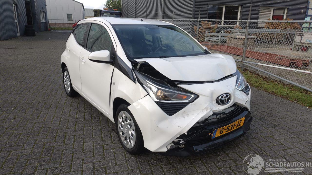 Toyota Aygo 1.0 Automaat 29000 km Mooie nette auto Schroefschade