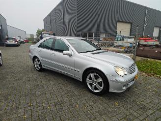krockskadad bil auto Mercedes C-klasse c180 automaat goed rijdende auto 2005/1