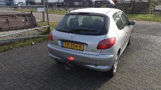 Peugeot 206 1.4 automaat airco 100.000 kilometer! picture 5