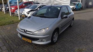 Peugeot 206 1.4 automaat airco 100.000 kilometer! picture 3