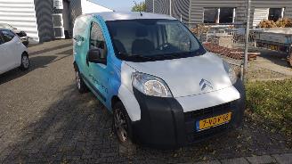 uszkodzony samochody ciężarowe Citroën Nemo 1.4 rijdende auto met apk! 2009/1