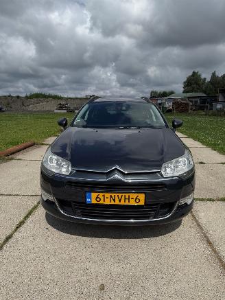 damaged passenger cars Citroën C5  2010/1