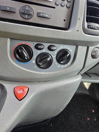Opel Vivaro 2.0 CDTI picture 11
