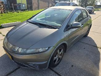 Honda Civic 1.8I 5DR picture 3