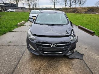 Auto incidentate Hyundai I-30  2016/2