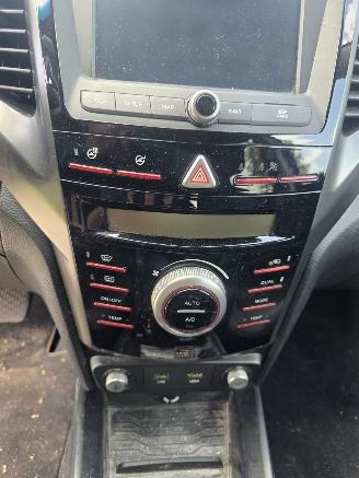 Ssang yong Tivoli 1.5 e-XGDi picture 11