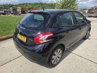 Peugeot 208 1.2vti picture 4