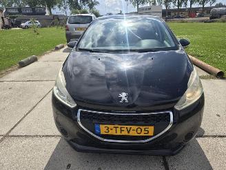 Schadeauto Peugeot 208 1.2vti 2013/1