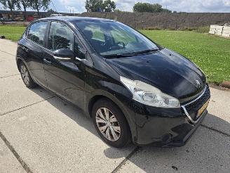 Peugeot 208 1.2vti picture 3