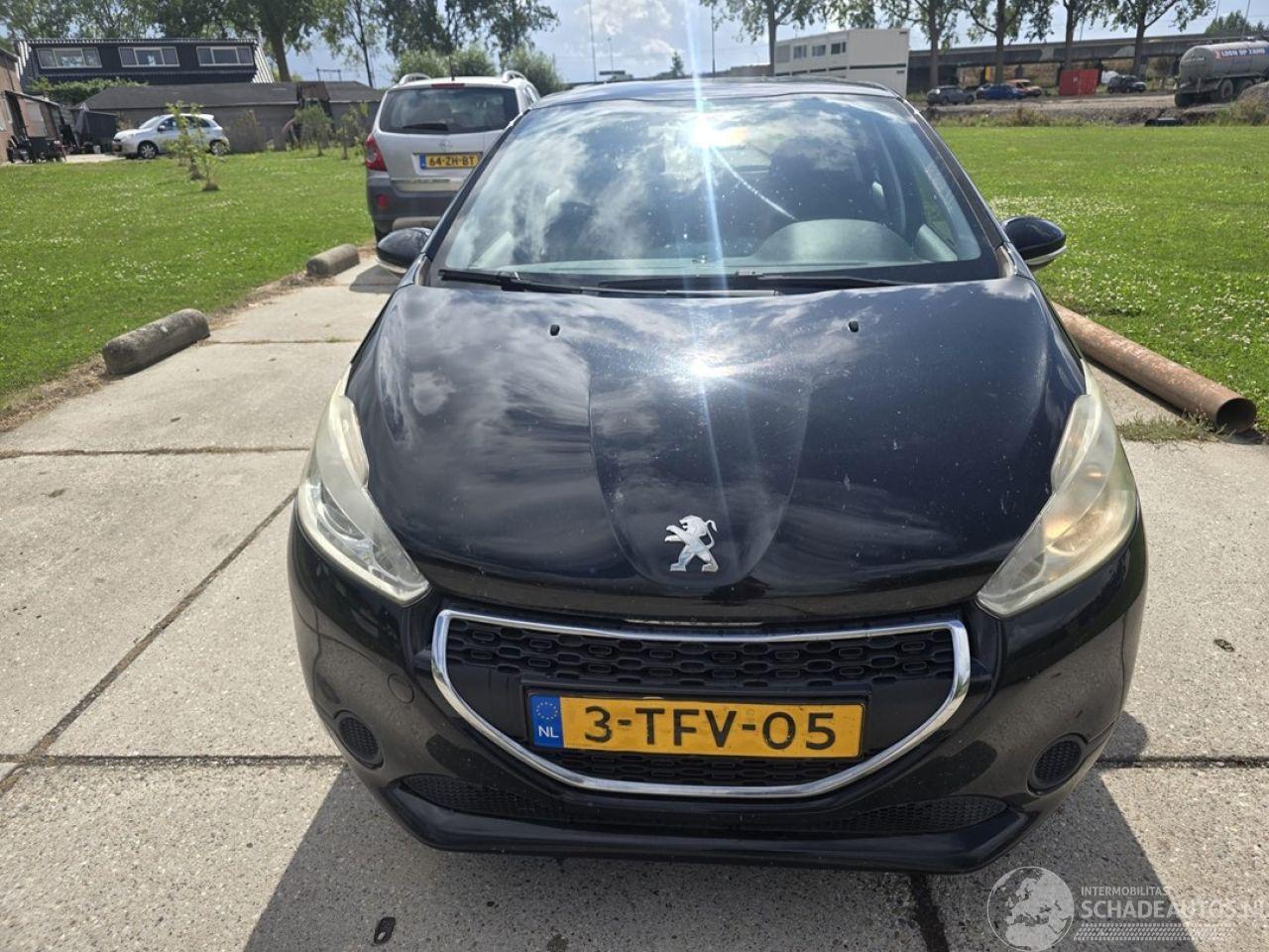 Peugeot 208 1.2vti