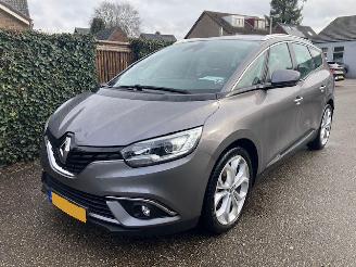 Damaged car Renault Grand-scenic 1.4 TCe EXE 7 PERSOONS 2018/10