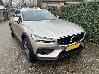 Volvo V-60 CROSS AWD 2.0B5 260 PK AUTOMAAT picture 2