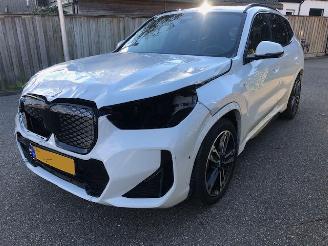 BMW iX1 E-DRIVE M-SPORT 67 KWH 296 PK PANO 350 CAMERA VOLL picture 6