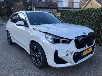BMW iX1 E-DRIVE M-SPORT 67 KWH 296 PK PANO 350 CAMERA VOLL picture 2
