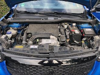 Peugeot 2008 1.2 PureTech Active Pack 102 PK picture 15