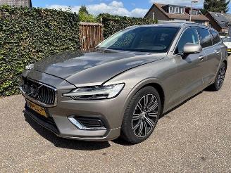 damaged passenger cars Volvo V-60 2.0 250 pk T5 Inscription  AUTOMAAT 2018/8