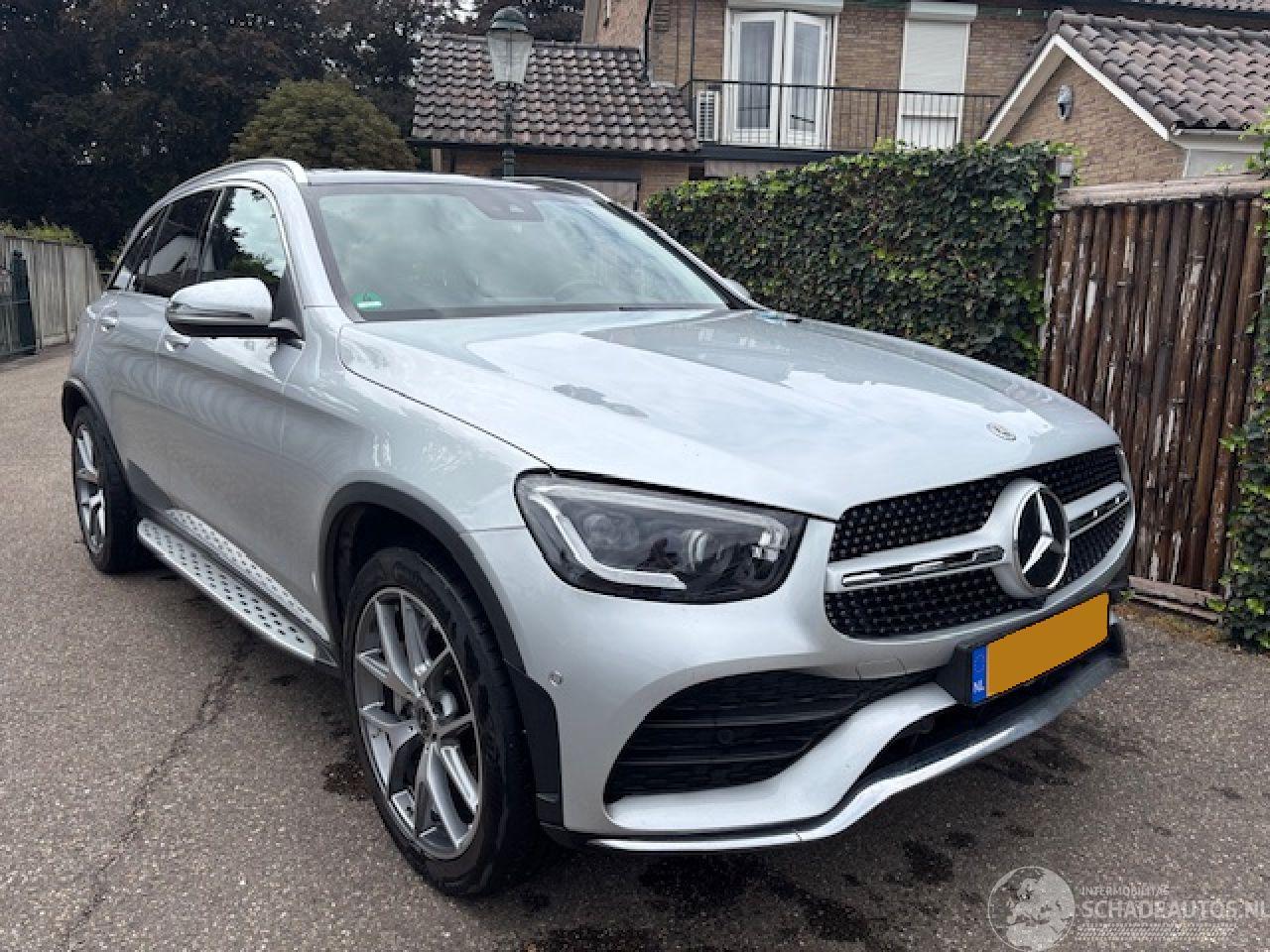Mercedes GLC AMG 300 4-MATIC PANORAMA LEER VOLL