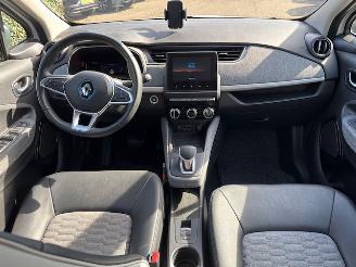 Renault Zoé R135 Zen 52 kWh 400KM RANGE INCL BATTERY picture 11