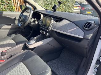 Renault Zoé R135 Zen 52 kWh 400KM RANGE INCL BATTERY picture 10