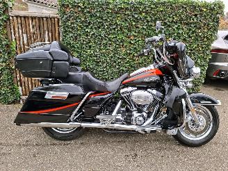  Harley-Davidson  110 FLHTCUSE 2 CVO 5HD Screamin Eagle 2007/4