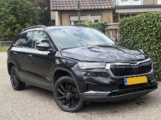 damaged passenger cars Skoda Karoq 1.0 TSI Business Edition 110PK 2023/5