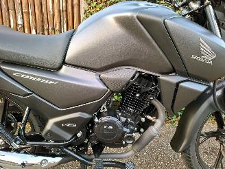 Honda CB 125 F A1 RIJBEWIJS picture 16