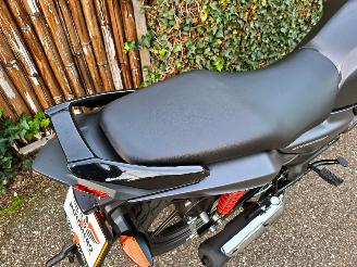 Honda CB 125 F A1 RIJBEWIJS picture 21