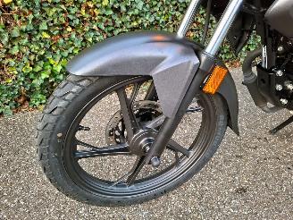 Honda CB 125 F A1 RIJBEWIJS picture 8