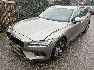 krockskadad bil auto Volvo V-60 2.0 T5 Inscription 250PK! AUTOMAAT 2018/8
