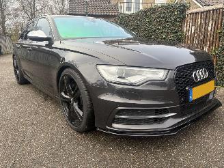 krockskadad bil auto Audi S6 TWINTURBO 4.0 V8 420PK 550NM KOPPEL AUTOMAAT 2012/12
