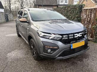 Dacia Jogger AUTOMAAT 1.6 Hybrid 140 Extreme 7 persoons picture 3