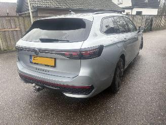 Volkswagen Passat 1.5 eTSI R-Line Edi PANORMA VOLL picture 5